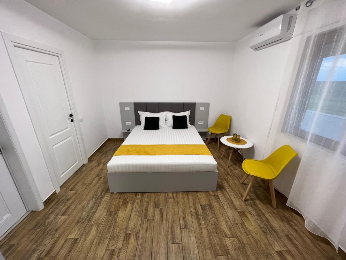 Vila Adelis Vama Veche Exteriör bild